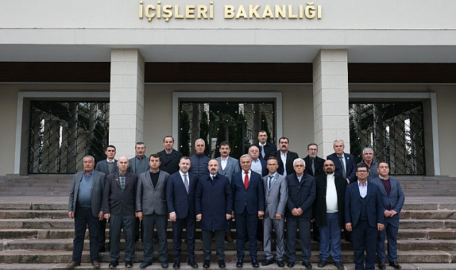 Ezineli muhtarlardan Turan’a ziyaret