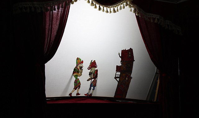 Karagöz ve Hacivat Bu Kez Tasarruf İçin Sahneye Çıktı