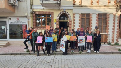 "Otizmin Gözünden Renkler" Sergisi Ziyarete Açıldı