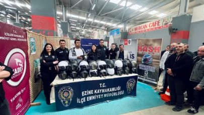 Ezine'de Kask ve Yelek Dağıtımıyla Güvenlik Mesajı: Festivalde Örnek Proje