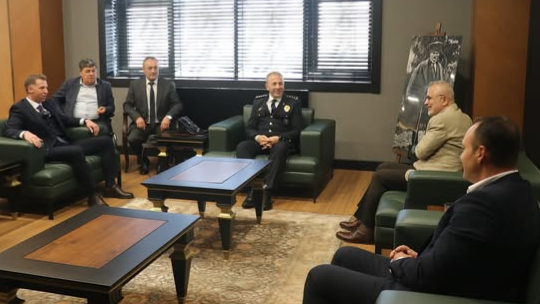 İl Başkanı Göktürk’ten Emniyet Müdürü Kenan Kurt’a Polis Haftası Ziyareti