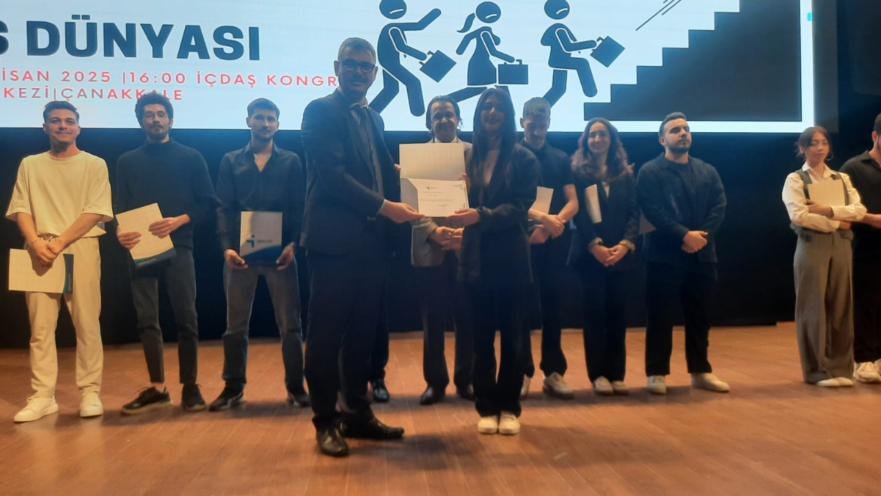 İŞKUR ÇANAKKALE’NİN DESTEK VERDİĞİ ‘‘GENÇLER İÇİN İŞ DÜNYASI’’  TİYATRO GÖSTERİSİ SAHNELENDİ