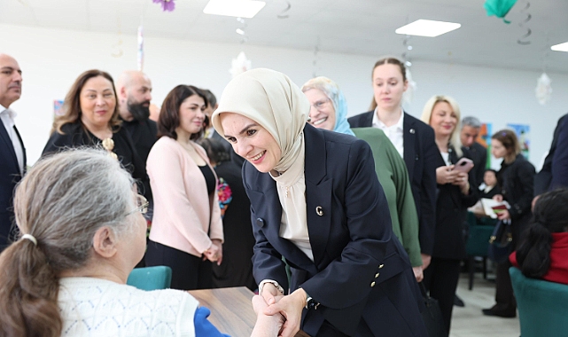 Almanya'nın çeşitli illerinden gelen gençlerle tecrübelerini paylaştı