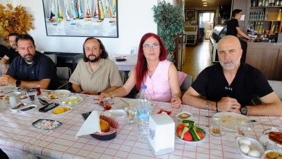 Çanakkale Gazeteciler Cemiyeti'nde Akıncı güven tazeledi