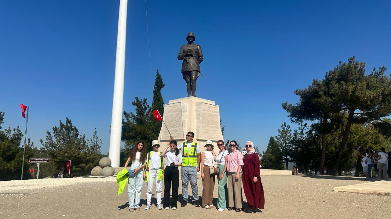 Uluslararası Öğrenciler Çanakkale’de Tarihe Saygı Duruşunda Bulundu