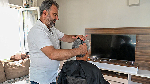 EVDE BERBER HİZMETİ UYGULAMAMIZ DEVAM EDİYOR