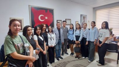 Kazakistan ve Kırgızistan’dan Değişim Öğrencileri İngilizce Öğretmenliği Programına Katıldı