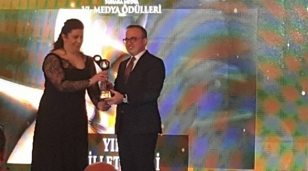 AK Parti Grup Başkan Vekili Çanakkale Milletvekili Bülent Turan, yılın en iyi milletvekili ödülünü aldı.