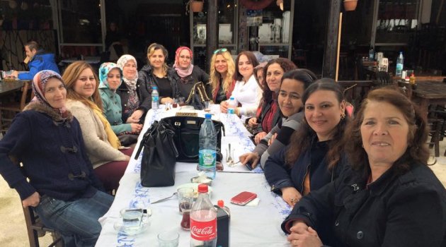 AK Parti Küçükkuyu Kadın Kolları kaynaşma yemeği