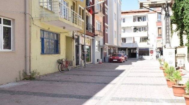 Alkollü Gençler Mahalleliyi İsyan Ettirdi