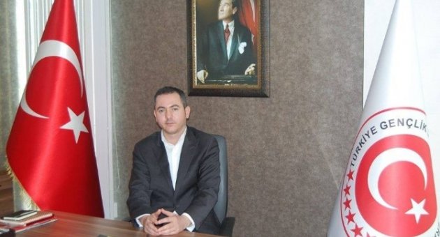 - İzmir Gençlik Konfederasyonu Kuruldu