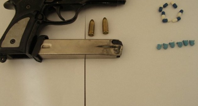 - Parkta Uyuşturucu Hap Satarken Yakalandı