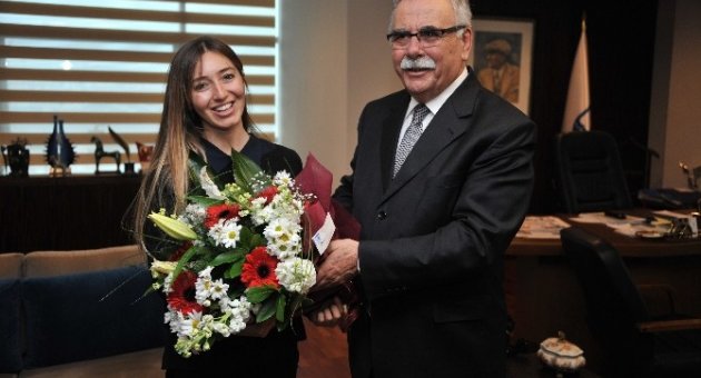 100. Yıl İçin 100 Metreye Dalacak