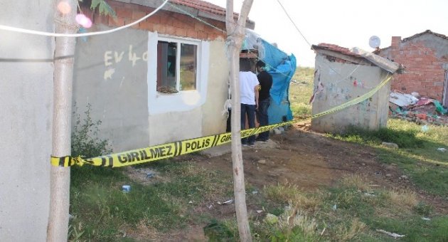 15 Yaşındaki Genç Kız, Resmi Nikahsız Eşini Kalbinden Bıçakladı