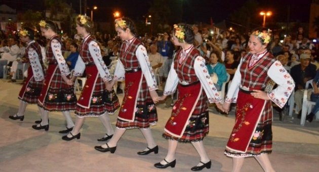 2. Ayvalık Uluslararası Güneş-kum Festivalinde Renkli Görüntüler Oluştu
