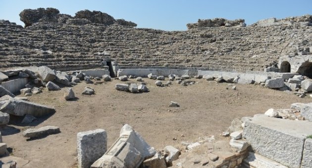 2 Bin Yıllık Roma Tiyatrosu Ayağa Kalkıyor