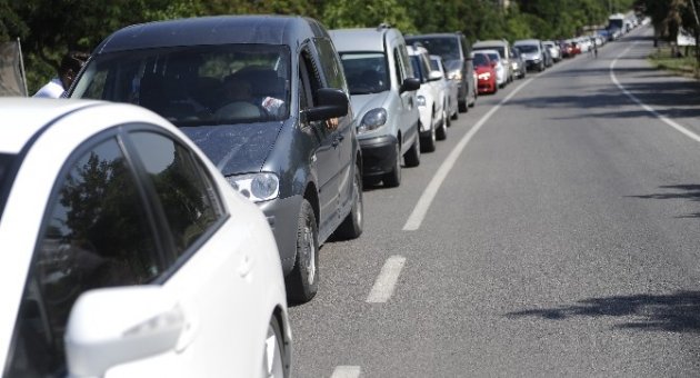 20 Kilometrelik Feribot Kuyruğu Oluştu
