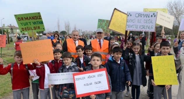 20 Okulun Öğrencileri Altınşehir’de Fidan Dikti