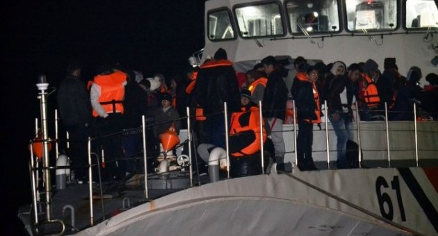 222 Kaçak Göçmen Boğulmaktan Son Anda Kurtarıldı