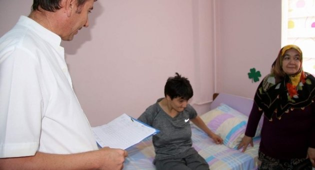 23 Yıldır Yürüyemiyordu, Robot Sayesinde İlk Adımlarını Attı...(özel Haber)