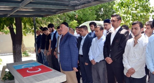 28 Uygur Türkü İçin Gıyabi Cenaze Namazı