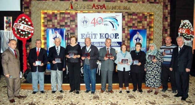 40 Yılını Dolduran Kooperatif, 40 Üyesine Plaket Verdi