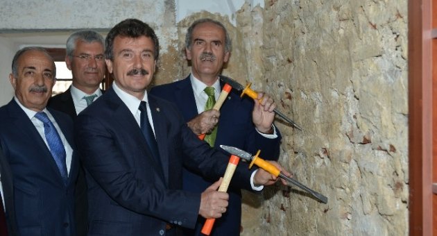 5 Asırlık Külliyede Restorasyon Başladı