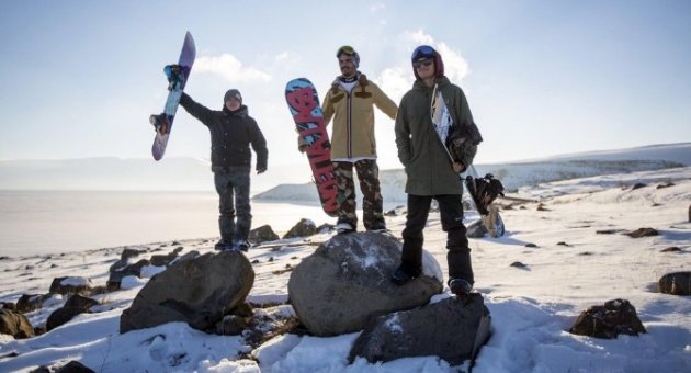 5 Yıldızlı Otelin Çatısından Snowboard İle Atladılar