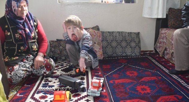 7 Yaşındaki İsmail Houston Hastalığı İle Savaşıyor