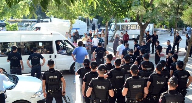 700 Polisle Huzur Operasyonu: 44 Gözaltı
