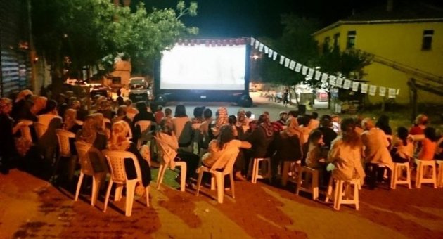 Açık Hava Sineması Süleymanpaşa’da Mahalleleri Geziyor