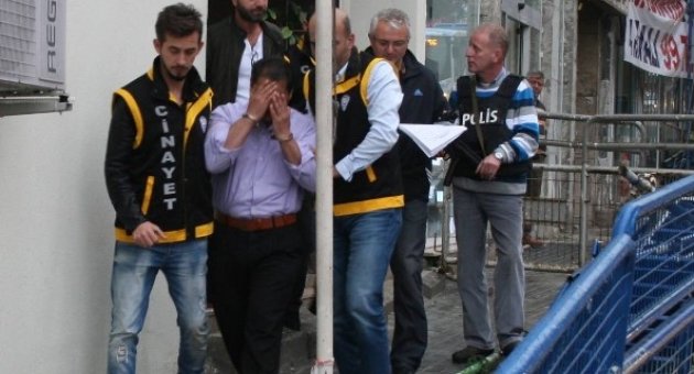 Acil Servis Önünde İki Kişiyi Öldüren Ambulans Şoförü Adliyeye Sevk Edildi