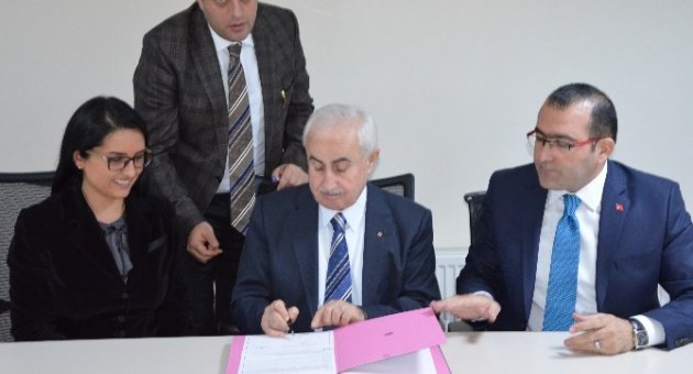 Acun Ilıcalı’nın Abisi, Edirneli İşitme Engelli Minikleri Unutmadı