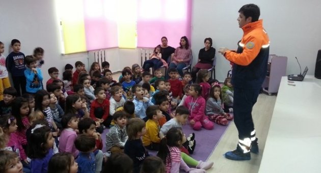 Afad’dan Miniklere Deprem Tatbikatı Eğitimi