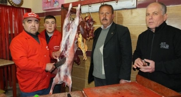 Ağacık’da Kasap Hareketliliği