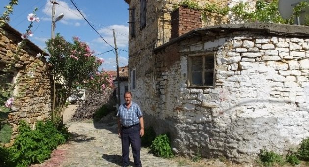 Ağacık’da Taş Binalar İlgi Bekliyor