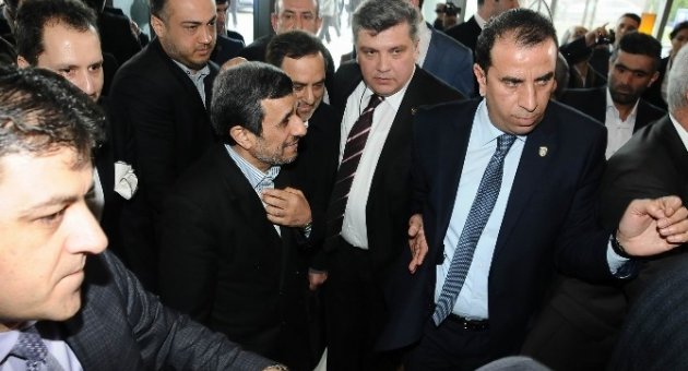Ahmedinejad: "türkiye Ve İran Dayanışma İçine Girerse Uluslararası Problemlerin Çözümüne Büyük Katkı Sağlar""