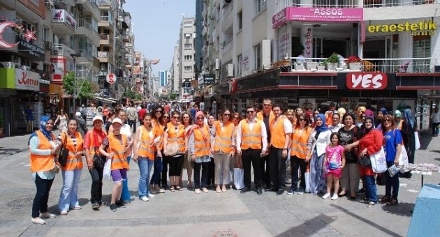 Ak Kadınlar İzmir’i Fethediyor