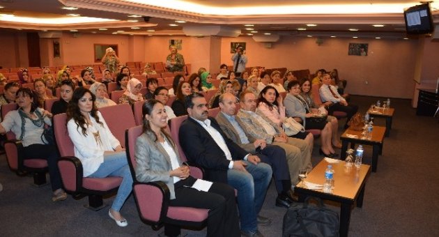 Ak Kadınlara Ders Zili Çaldı