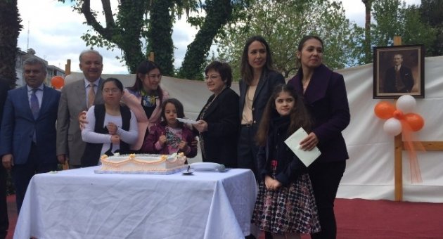 Ak Kadınlardan 23 Nisan’da Anlamlı Ziyaret