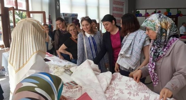 Ak Parti Çanakkale Milletvekili Adayı İskenderoğlu Kermese Katıldı