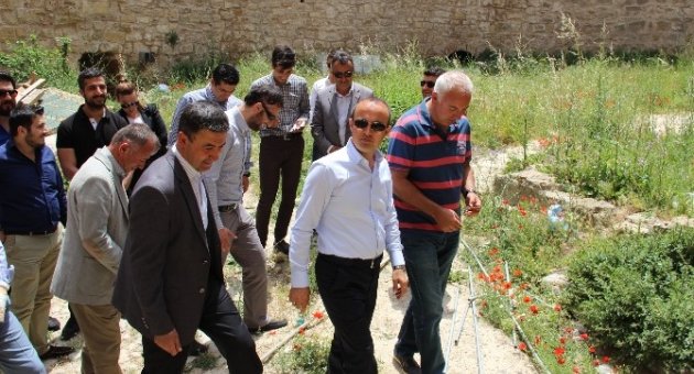 Ak Parti Çanakkale Milletvekili Adayı Turan, Kilitbahir Kalesi’ni İnceledi
