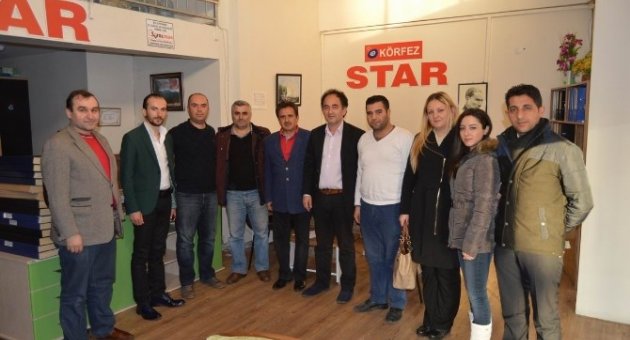 Ak Parti İlçe Teşkilatı Yerel Gazeteleri Ziyaret Etti