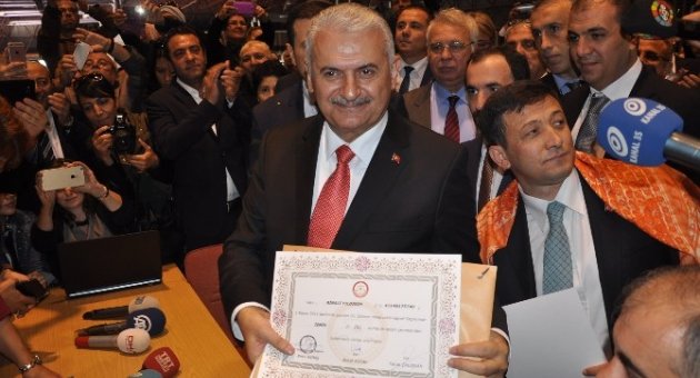 Ak Parti İzmir Milletvekilleri Mazbatalarını Aldı