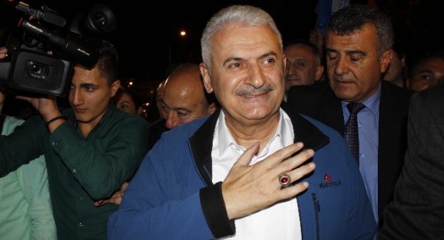 Ak Parti İzmir’de Baklavalı Kutlama