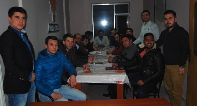 Ak Parti Malkara Geçlik Kolları Görev Dağılımı Yaptı