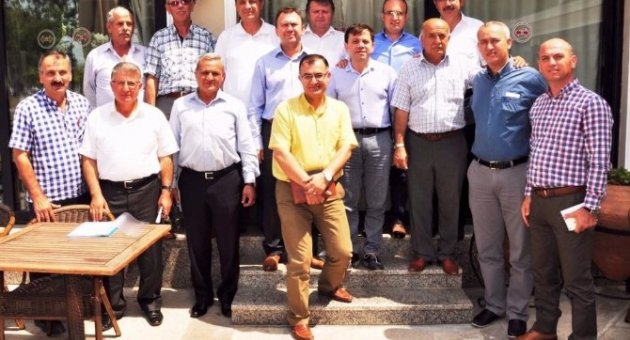 Ak Parti Milletvekili Turan Eski Belediye Başkanlarıyla Buluştu