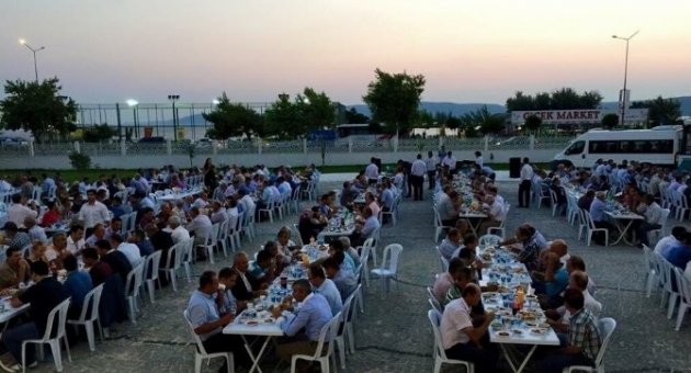 Ak Parti Milletvekili Turan, Muhtarlarla Iftara Katıldı