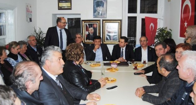 Ak Parti Milletvekillerinden Foça’ya Teşekkür Ziyareti