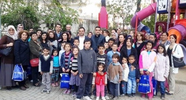 Ak Parti Ödemiş’ten Çocuklara 23 Nisan Hediyesi